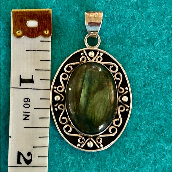 Labradorite pendent - Picture 3 of 5